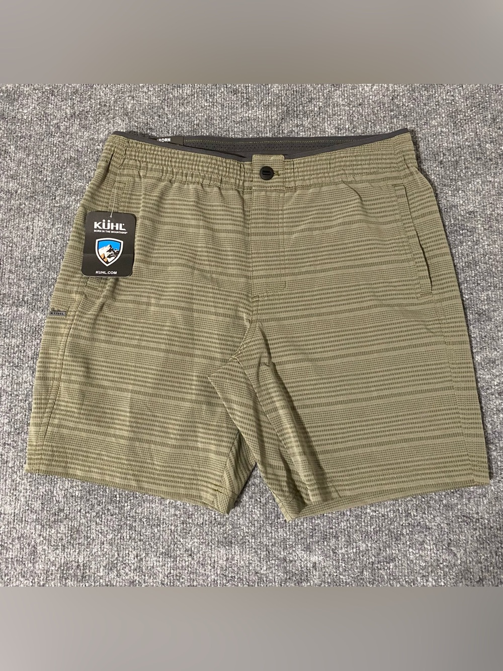 KUHL Upriser Evergreen Stripe 8” Inseam Outdoor Mens Medium Shorts NWT